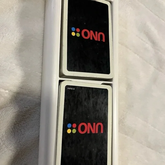 Mattel UNO Card Game in White Case - Picture 4 of 4